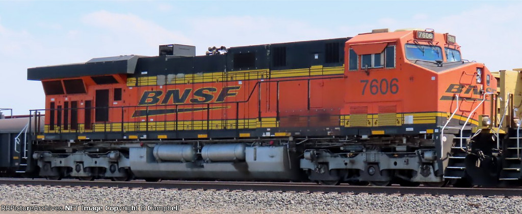 BNSF 7606